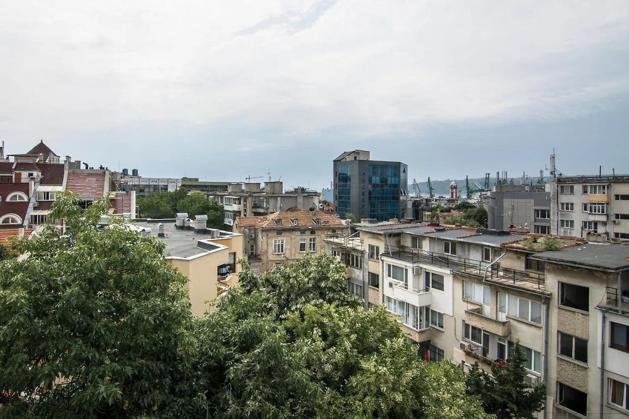 Central Train Station Flat With Port View Varna
