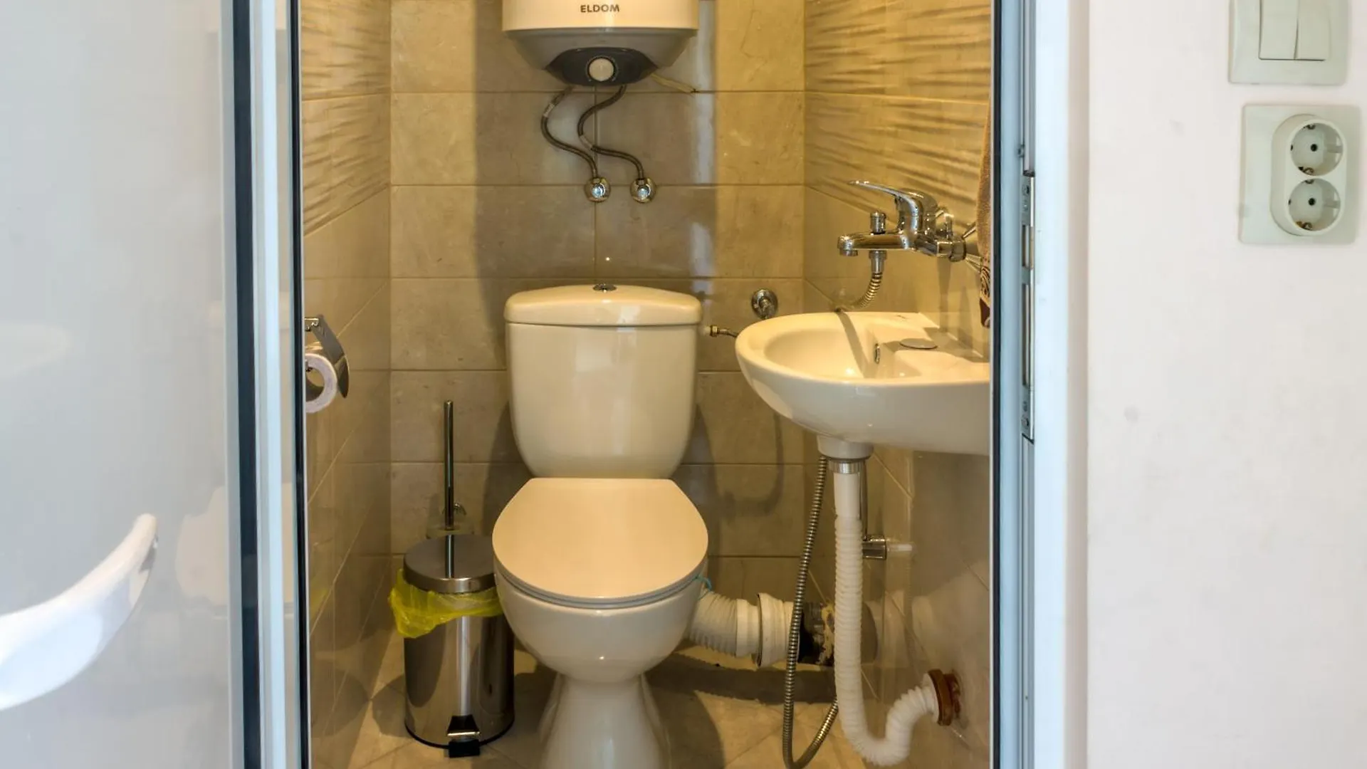Central Train Station Flat With Port View Varna Apartment